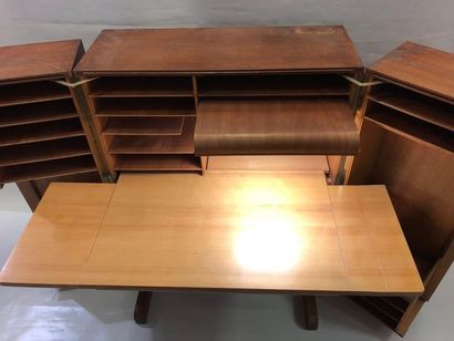 Bureau cabine ou bureau malle en bois ouvrant...